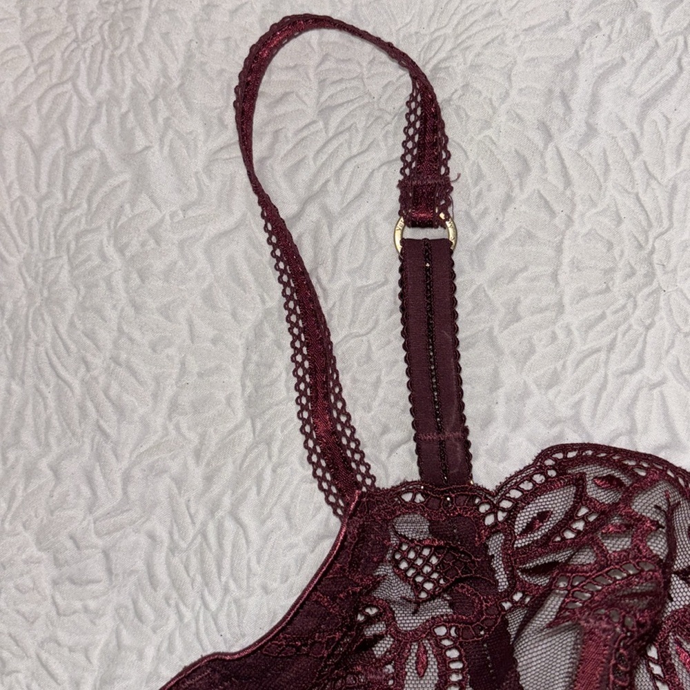 Victoria's Secret Very Sexy Balconet Lace Bra NWOT - Picture 3 of 8